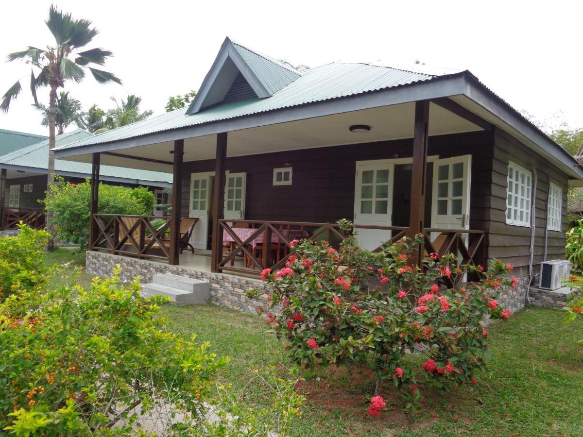 Chez Michellin Pensions Residence Диг Екстериор снимка